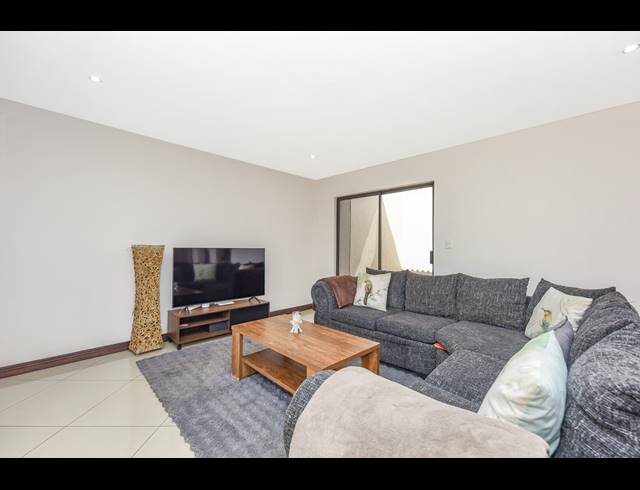 3 BEDROOM DUPLEX FOR SALE IN RIETVLEI RIDGE COUNTRY ESTATE